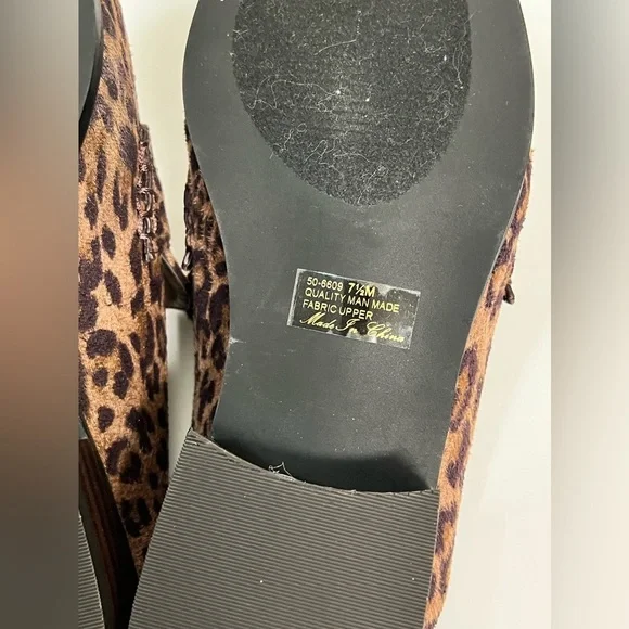 Bella-Vita cheetah print mules. Size 7.5 Never worn. Excellent condition - Picture 3 of 6